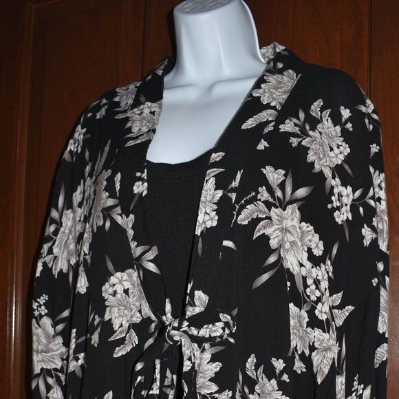 Spiritual Gangster Robe Coverup Long Kimono Black Floral Print Lightweight - Picture 7 of 11